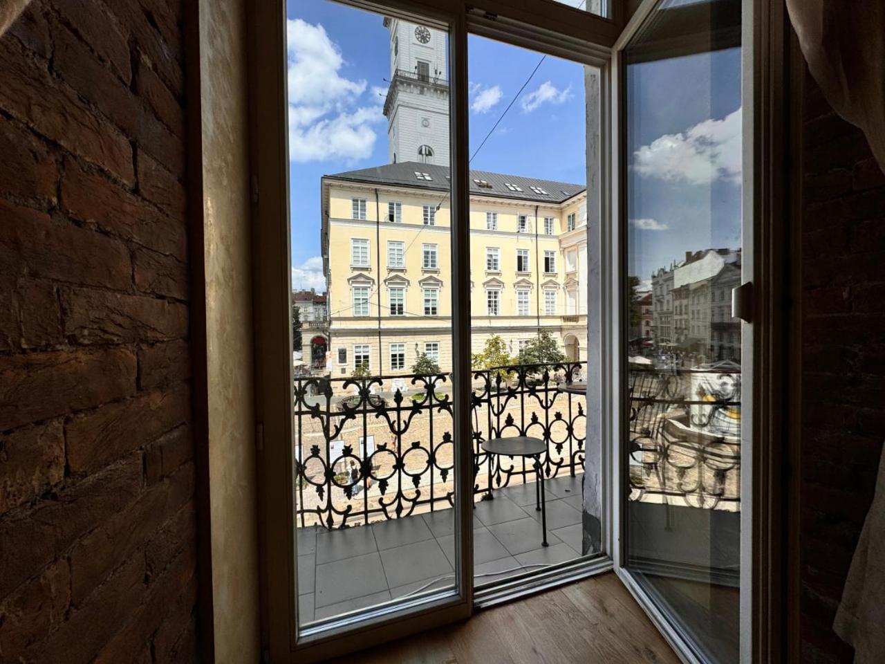 Апартаменти На Площі Ринок, 20 Lviv Dış mekan fotoğraf